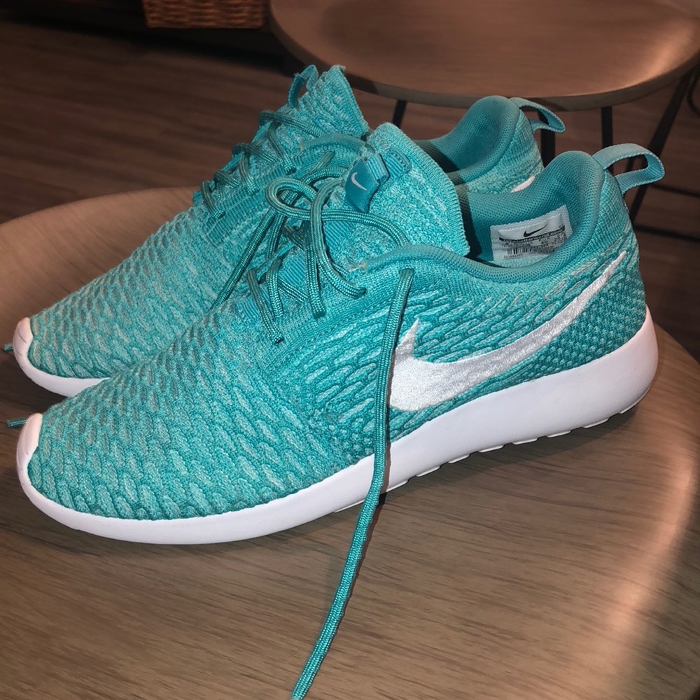Nike tennis shoes